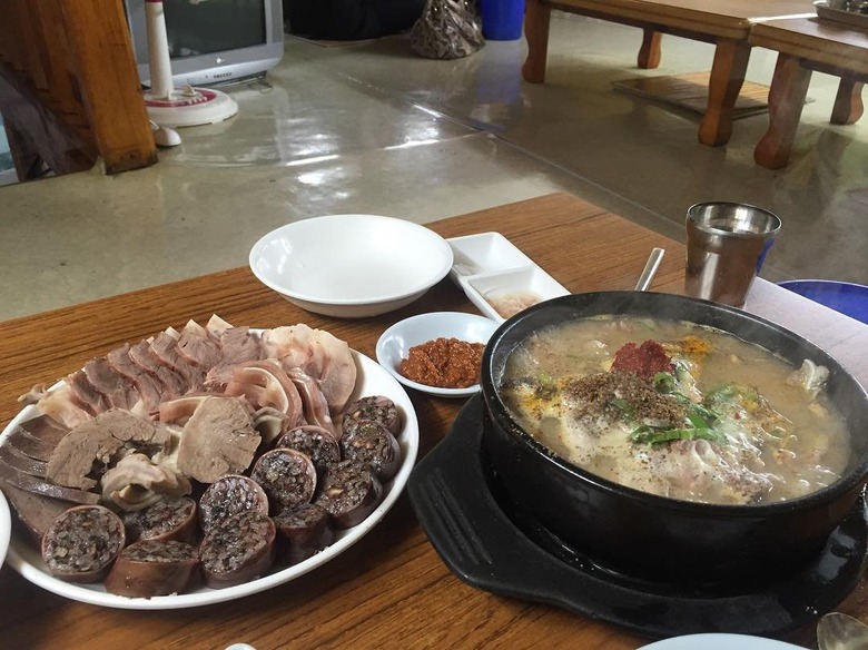 술이 술술~ 어깨춤은 얼쑤 소주 안주