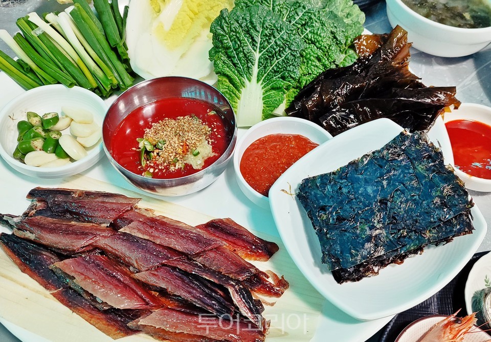 구룡포 과메기 상차림 (사진. 김관수)