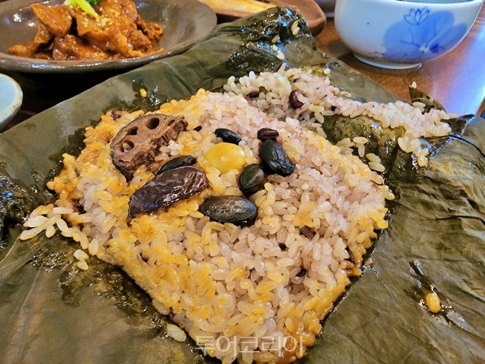 사향비 연잎밥