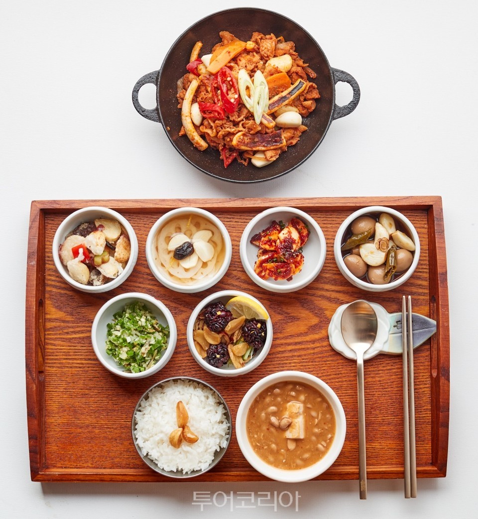 성주 농가맛집 '참외닭구이 특화밥상'  영천든담농가맛집 '홍산마늘오삼불고기'