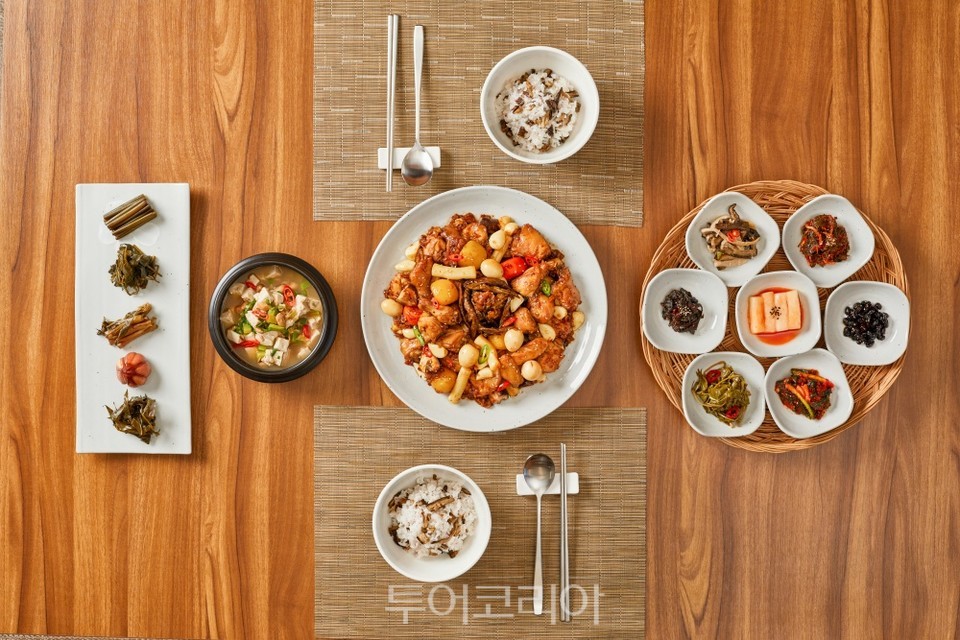 의성 태산들 '태산정식'  안동 화련 '화련정식'  안동 메밀꽃피면 '메밀면'