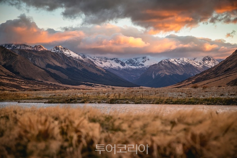 린디스 패스 ⓒMiles Holden
