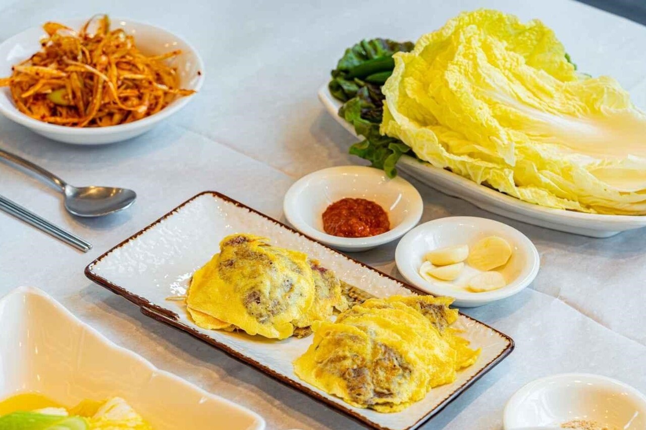 육전 상차림 / 사진=구석구석