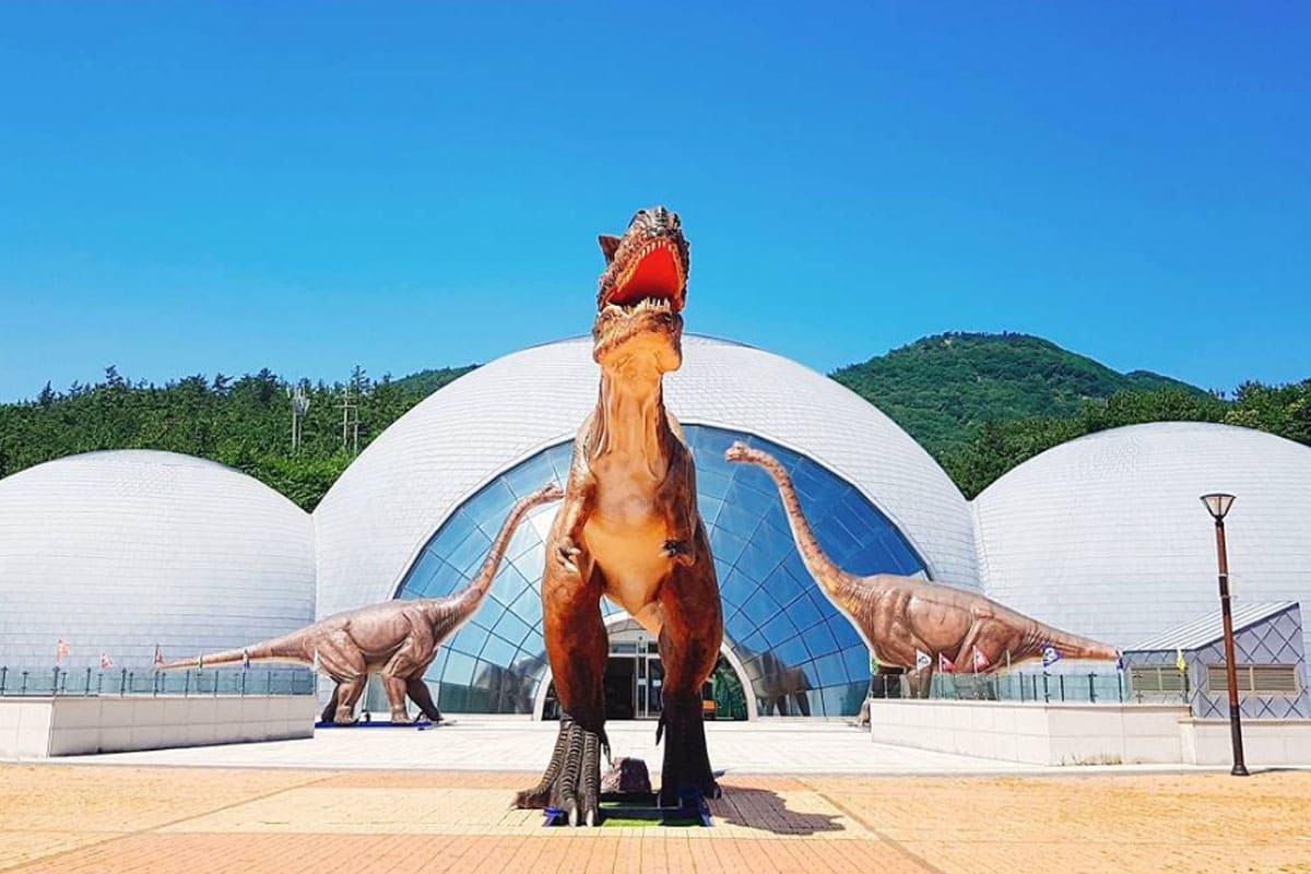 아이들과 함께 방문하기 좋은 비봉공룡공원