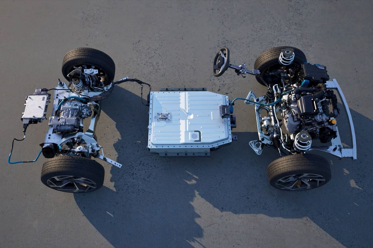 르노 라팔 E-Tech 4x4 300hp 파워트레인