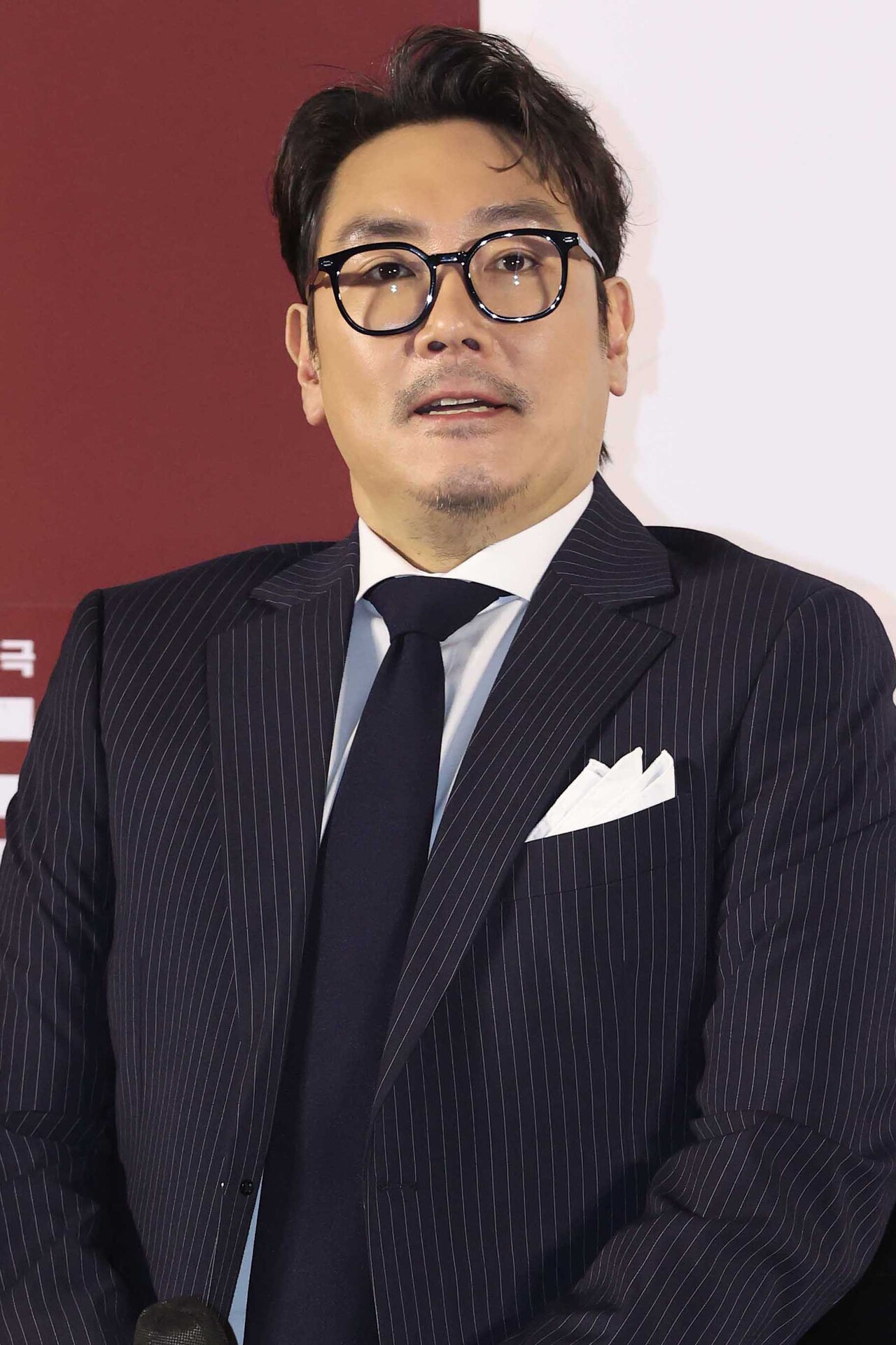 '소년범 논란' 조진웅, 은퇴 선언…