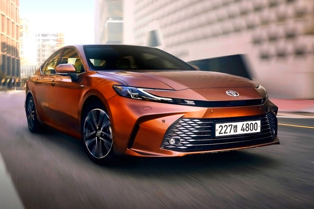 Toyota launches 2025 Camry Hypid (2)