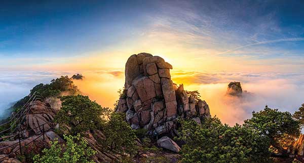 도봉산 일출. 사진 한국산악사진가협회 배영수 총무이사.