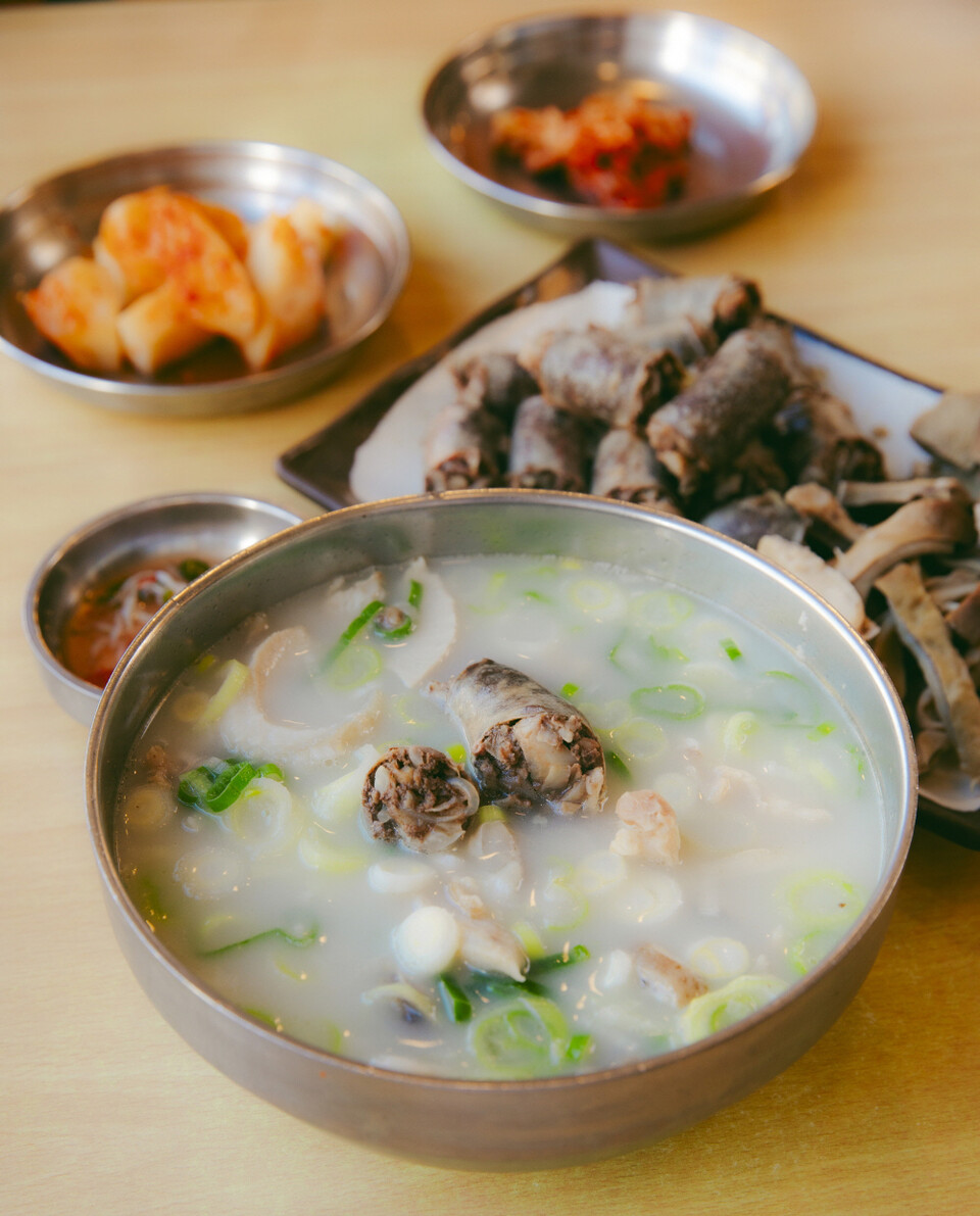 순댓국과 모둠순대로 차린 백암의 밥상
