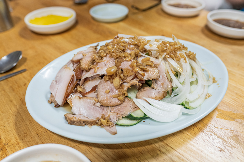 오향장육도 여느 유명 중국집에 뒤지지 않는 맛이다