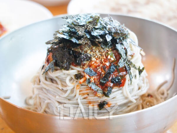 한 그릇이면 더위 끝! 전국 막국수