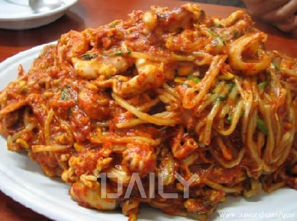 매콤&아삭한 콩나물과 쫄깃한 식감이