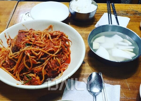 매콤&아삭한 콩나물과 쫄깃한 식감이 