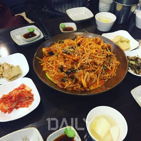 매콤&아삭한 콩나물과 쫄깃한 식감이 