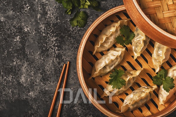 일본에서 떡볶이 먹으려고 줄 선다고?