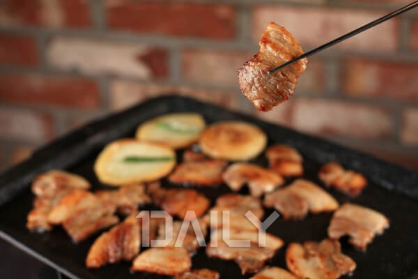 보장된 맛! 육즙이 예술인 고깃집