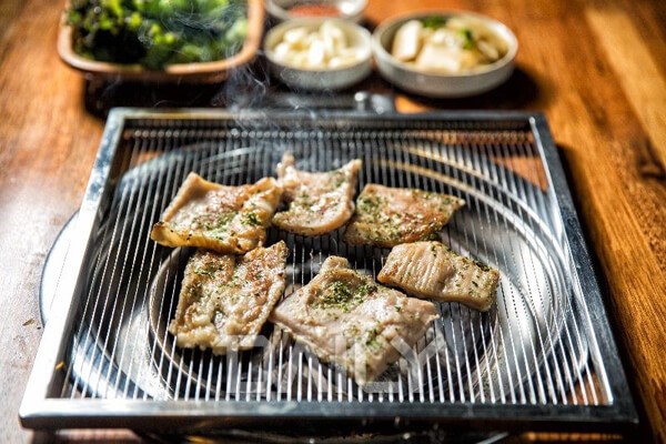 보장된 맛! 육즙이 예술인 고깃집