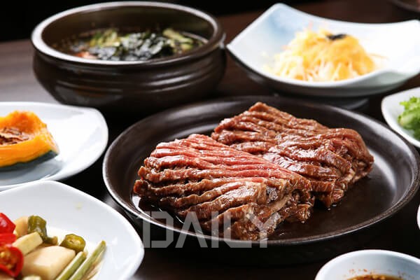 고기와 함께 먹으면 건강에 좋은 음식