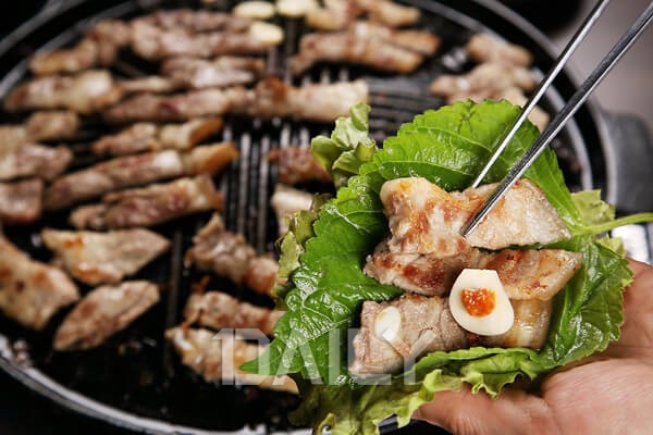 고기와 함께 먹으면 건강에 좋은 음식