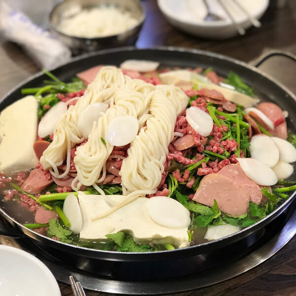 감칠맛의 대명사! 전국 부대찌개 맛집