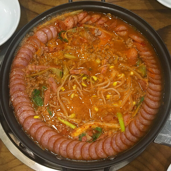 감칠맛의 대명사! 전국 부대찌개 맛집