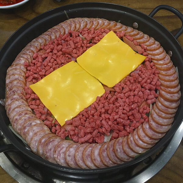 감칠맛의 대명사! 전국 부대찌개 맛집