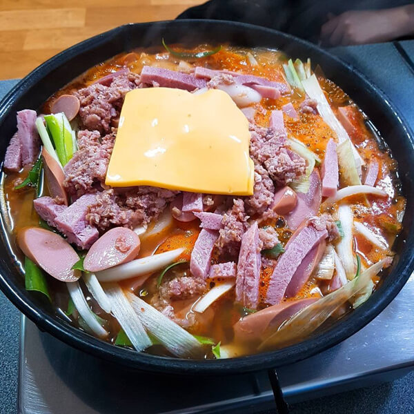 감칠맛의 대명사! 전국 부대찌개 맛집