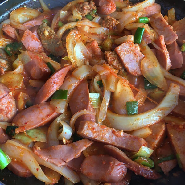 감칠맛의 대명사! 전국 부대찌개 맛집