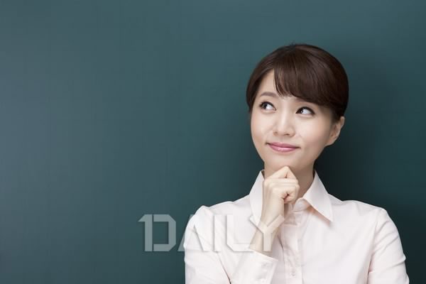 잘 때 왼쪽으로 누워서 자야 되는 이