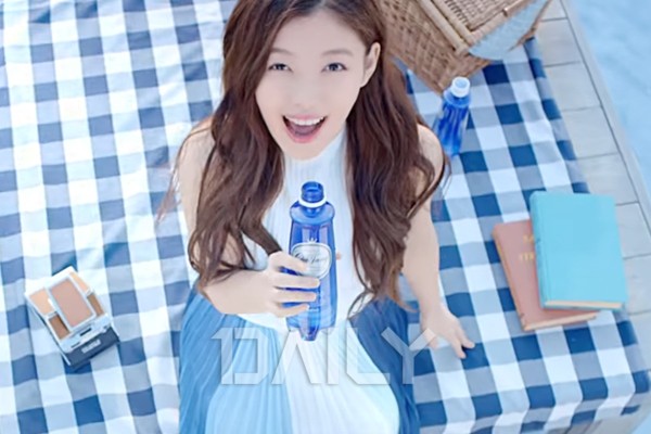 톡! 쏘는 탄산수의 톡! 소리 나는 