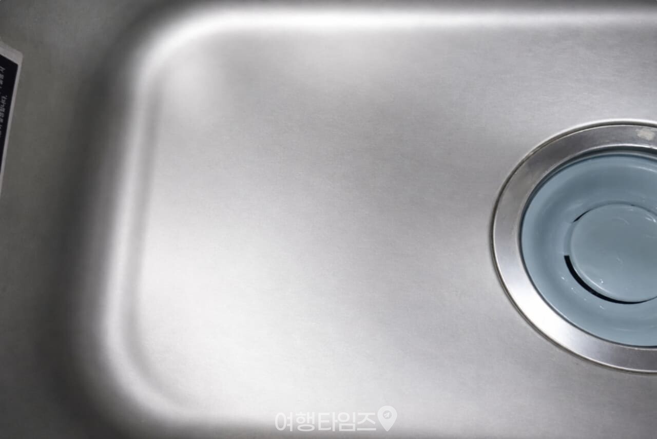 주방 싱크대 청소 / 사진=여행타임즈
