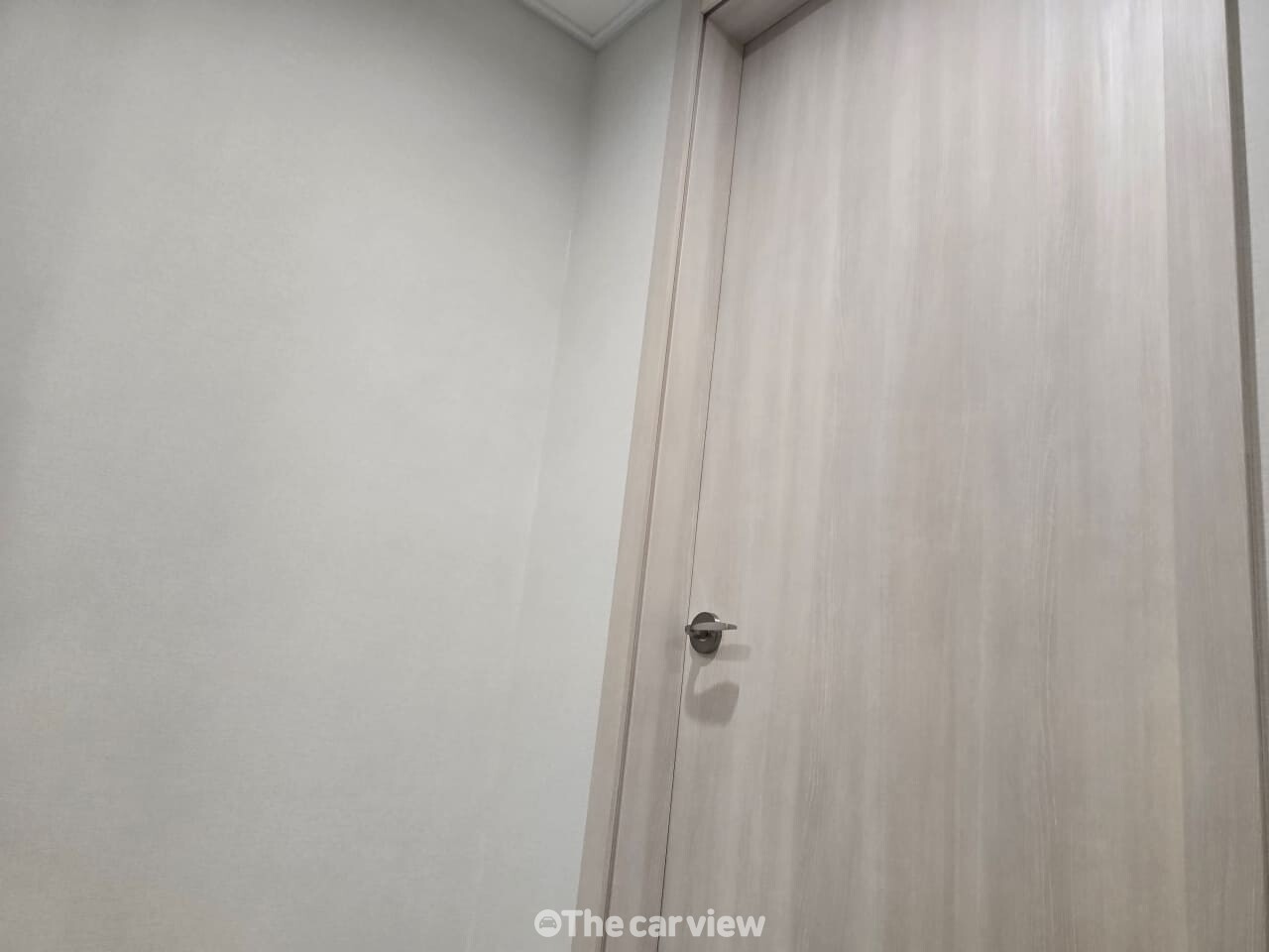 밀대 벽지 청소 / 사진=더카뷰