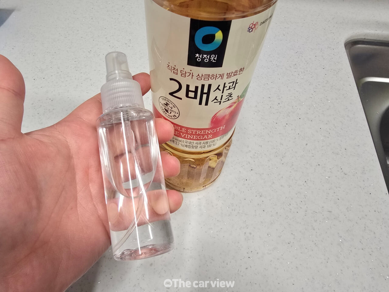 화장실 욕실화 곰팡이 청소 / 사진=더카뷰