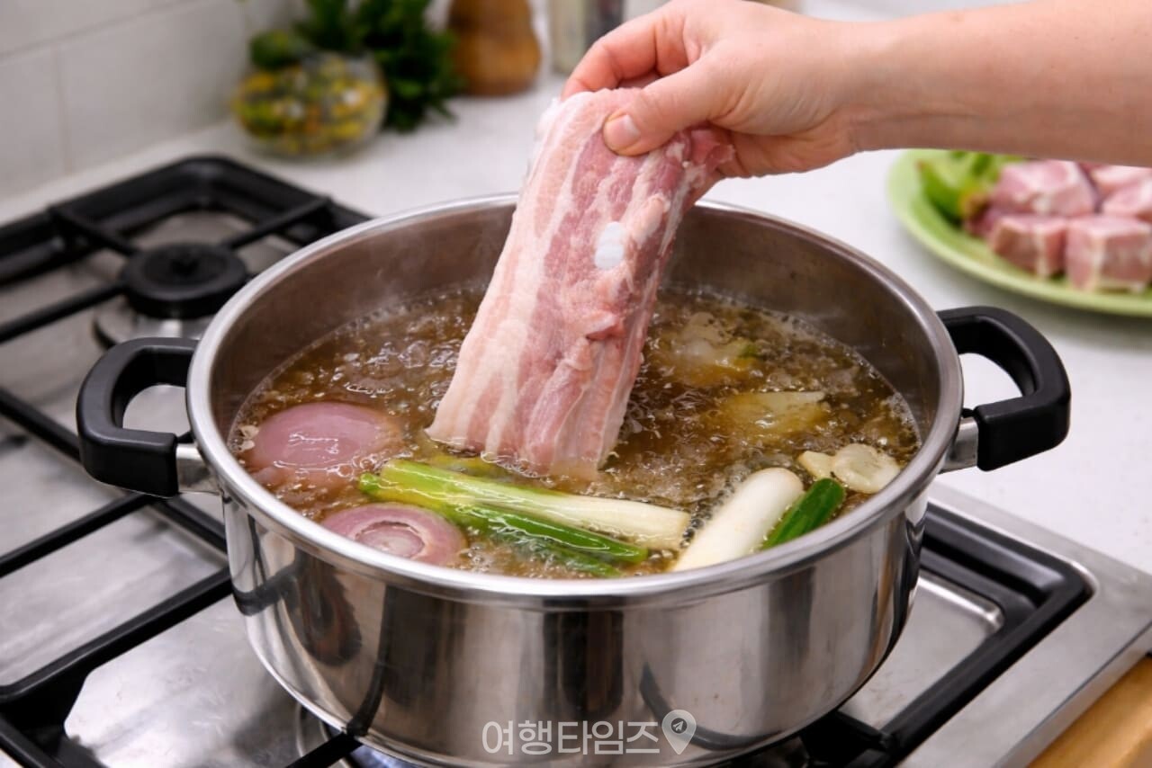다시마 수육 삶는 방법 / 사진=여행타임즈