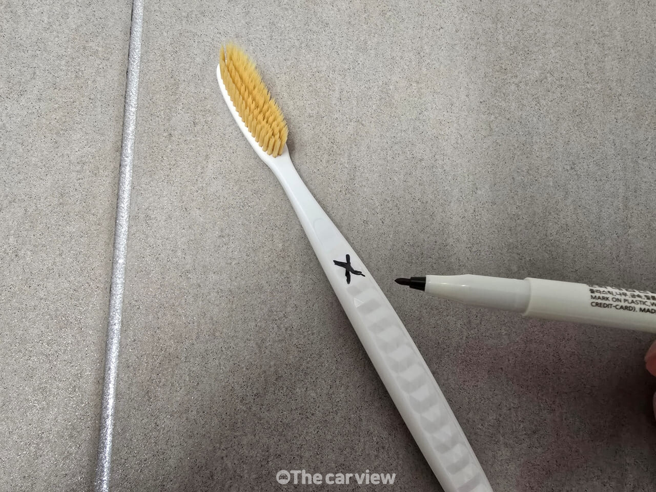 다 쓴 칫솔 청소 / 사진=더카뷰