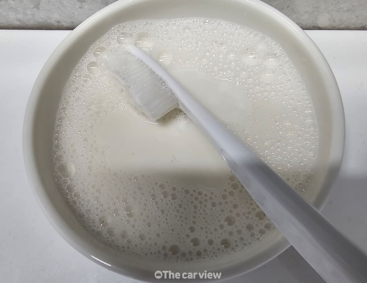 다 쓴 칫솔 청소 / 사진=더카뷰
