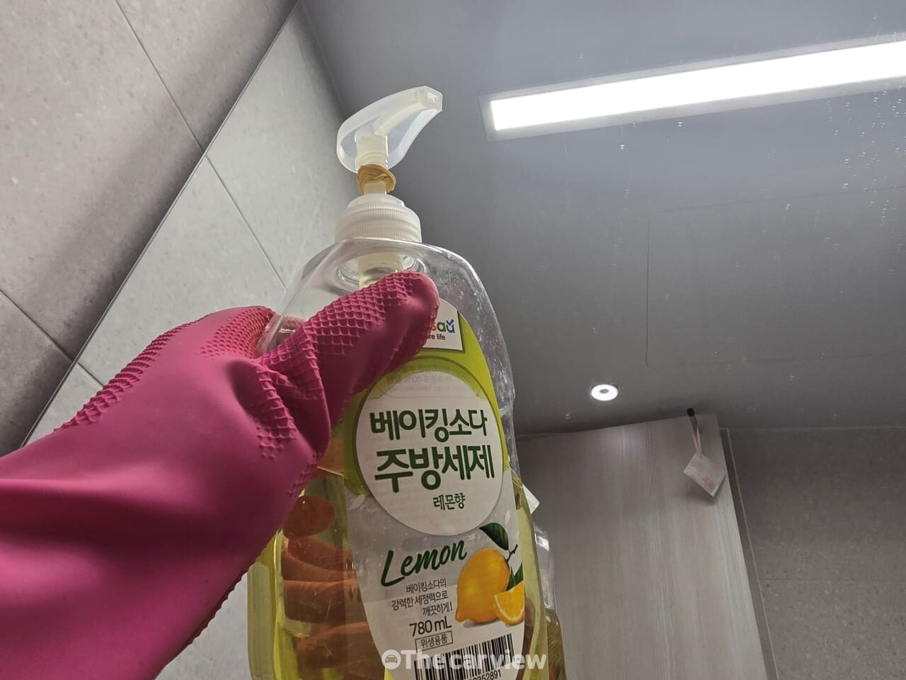 화장실 거울 주방세제 청소 / 사진=더카뷰