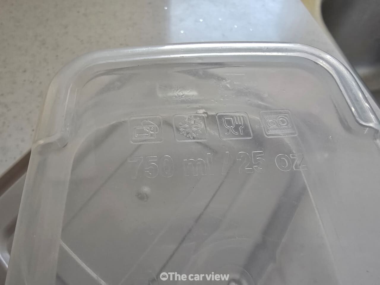플라스틱 밀폐용기 냄새 제거 / 사진=더카뷰