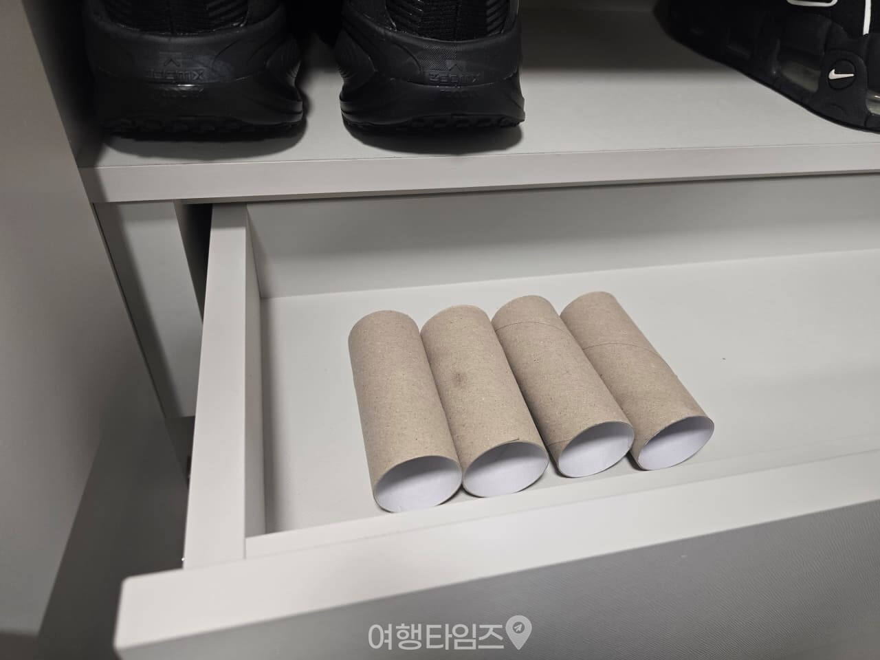 휴지심 신발 냄새 제거 / 사진=여행타임즈