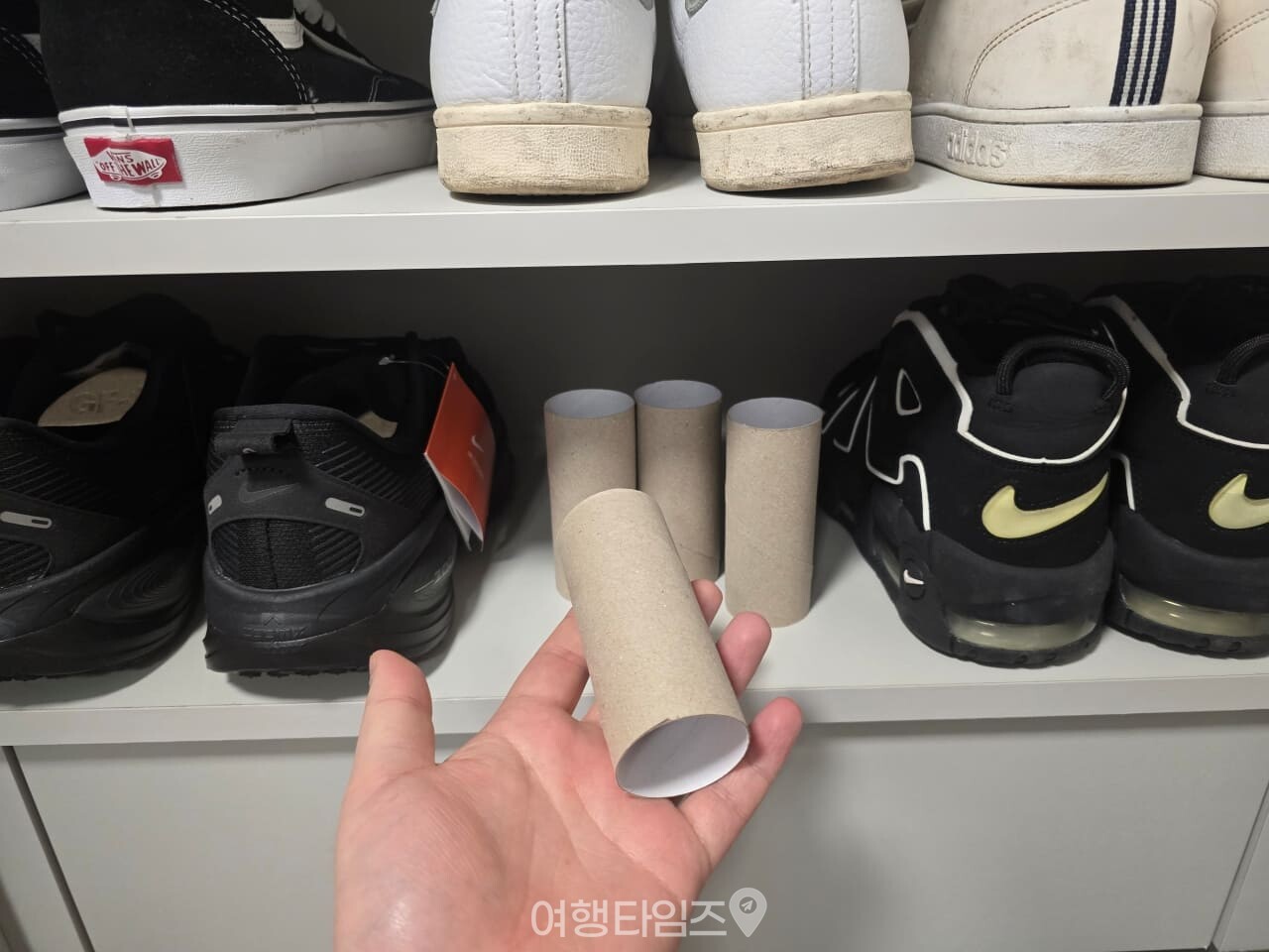 휴지심 신발 냄새 제거 / 사진=여행타임즈