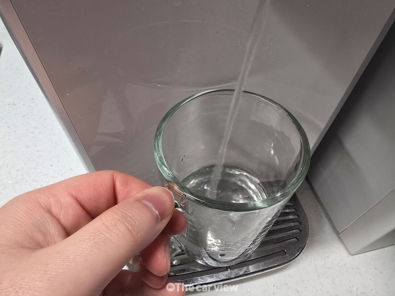 물컵 설거지 / 사진=더카뷰