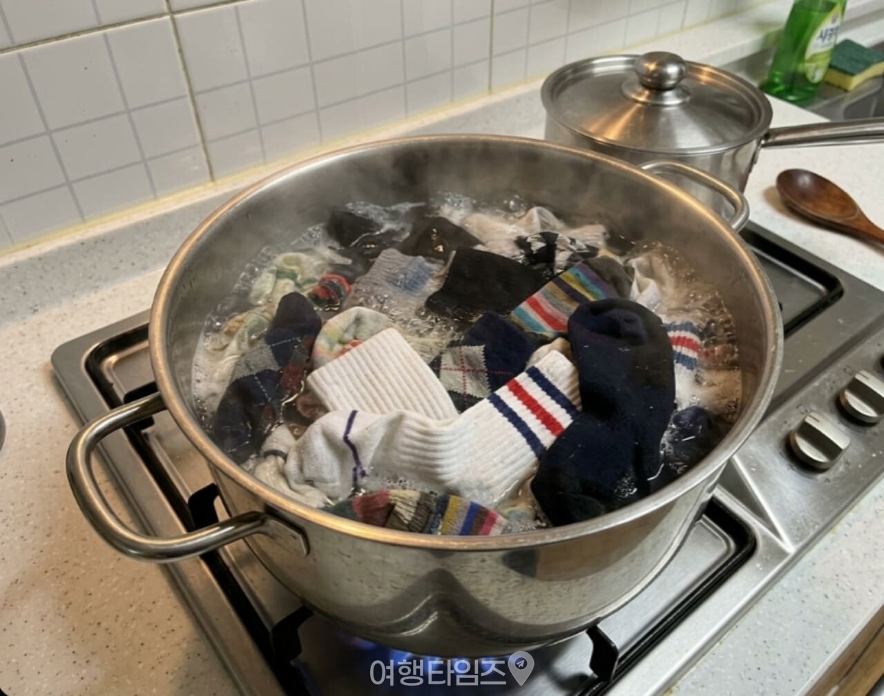 레몬으로 빨래 삶기 / 사진=여행타임즈