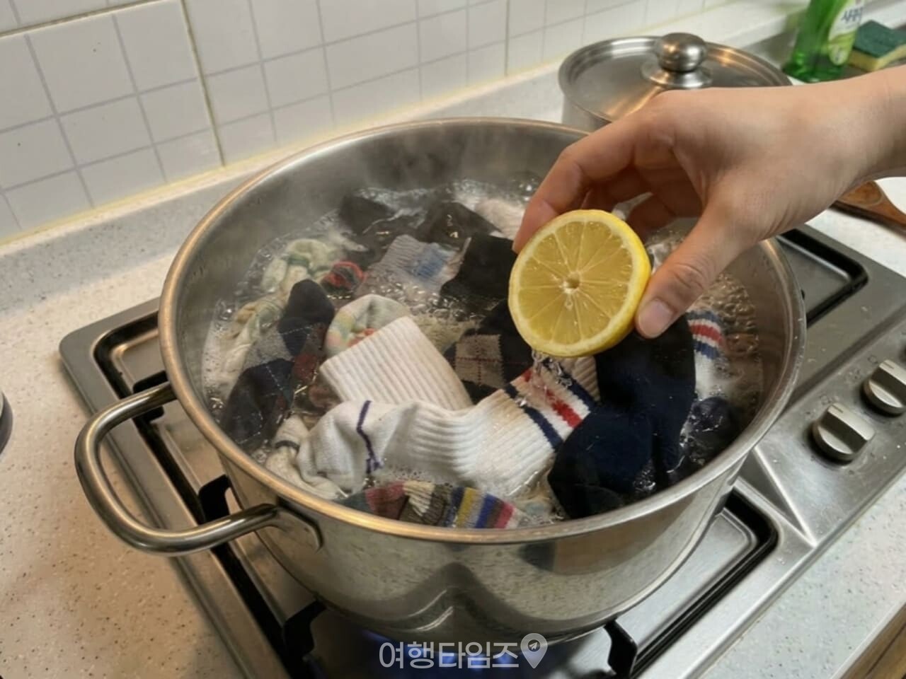 레몬으로 빨래 삶기 / 사진=여행타임즈