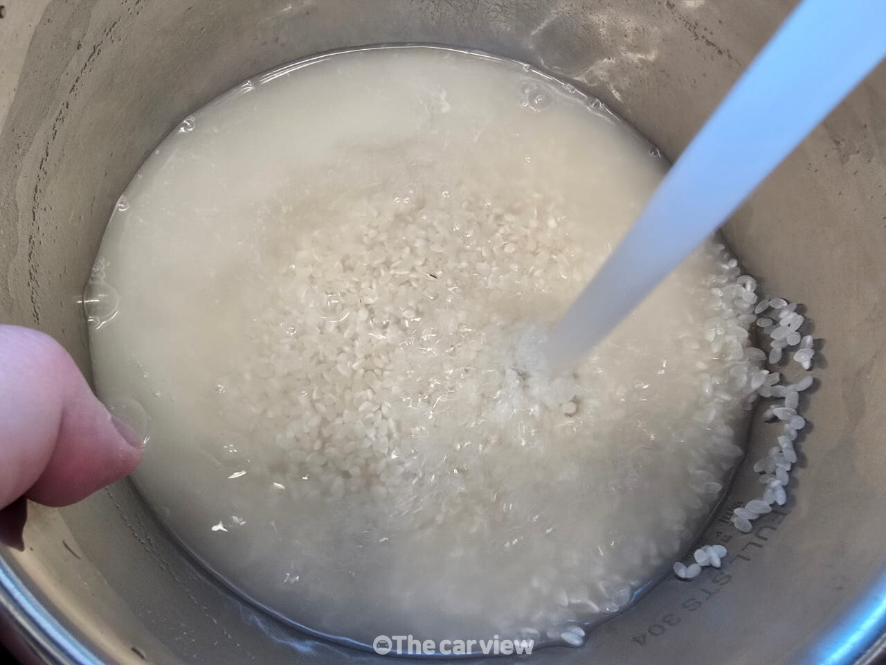 싱크대 배수구 쌀뜨물 / 사진=더카뷰