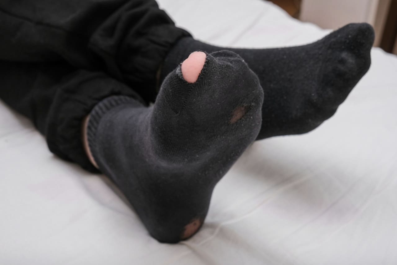 ⓒ게티이미지뱅크(구멍 양말)