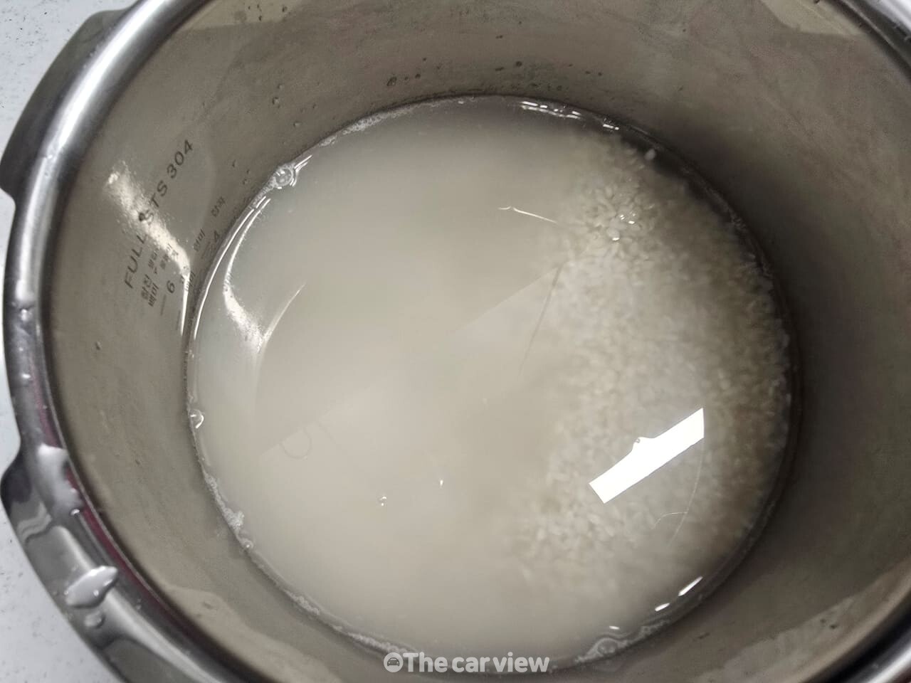 된밥 진밥 동시에 짓는 방법 / 사진=더카뷰