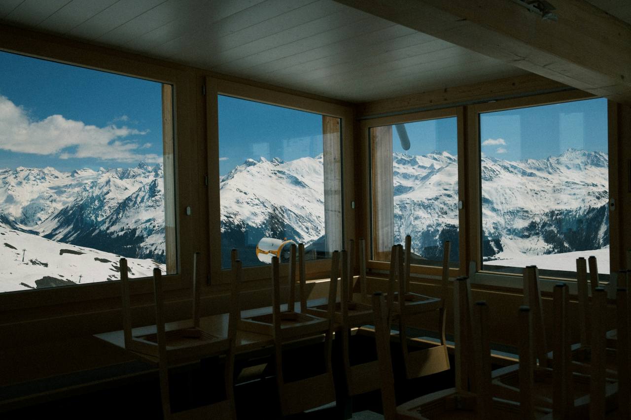 쉼의 스위스 / 사진=unsplash@Ilia Bronskiy