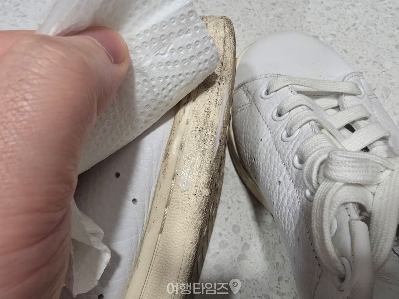 선크림 신발 청소 / 사진=여행타임즈