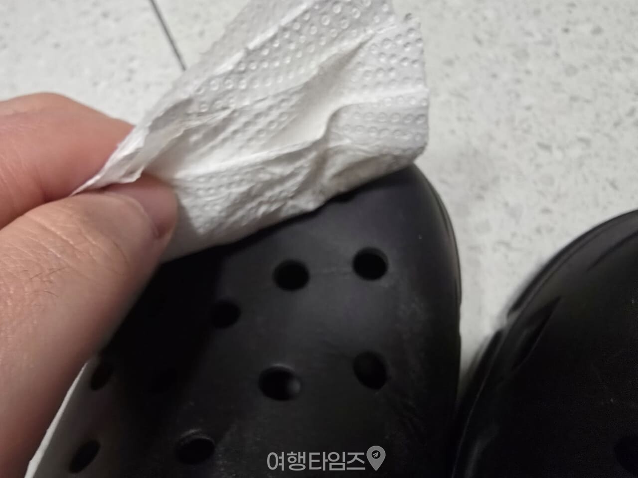 선크림 신발 청소 / 사진=여행타임즈