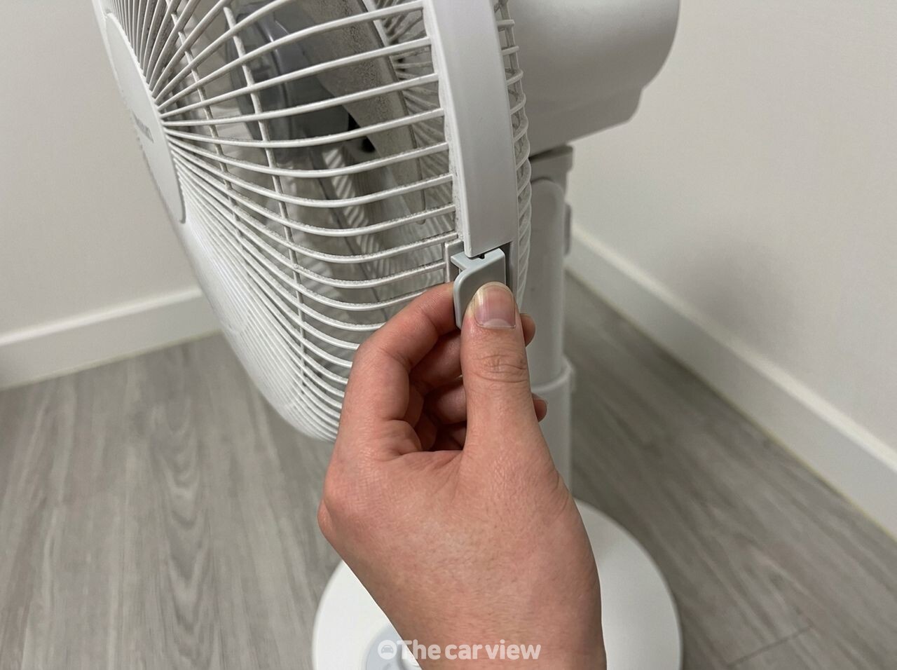 선풍기 먼지 청소 / 사진=더카뷰